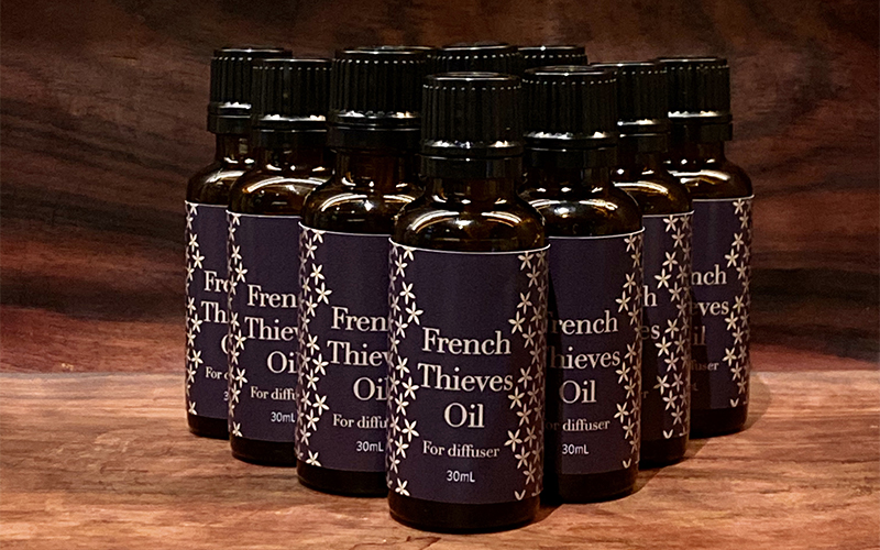 Four Thieves Oil, Thieves Oil, Aromatherapy Oil, ikatan Spa thieves oil, benefits of essential oils, thieves oil recipe, essential oil recipe